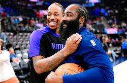 开云体育登录-火箭大胜太阳，哈登再砍50+，豪取四连胜