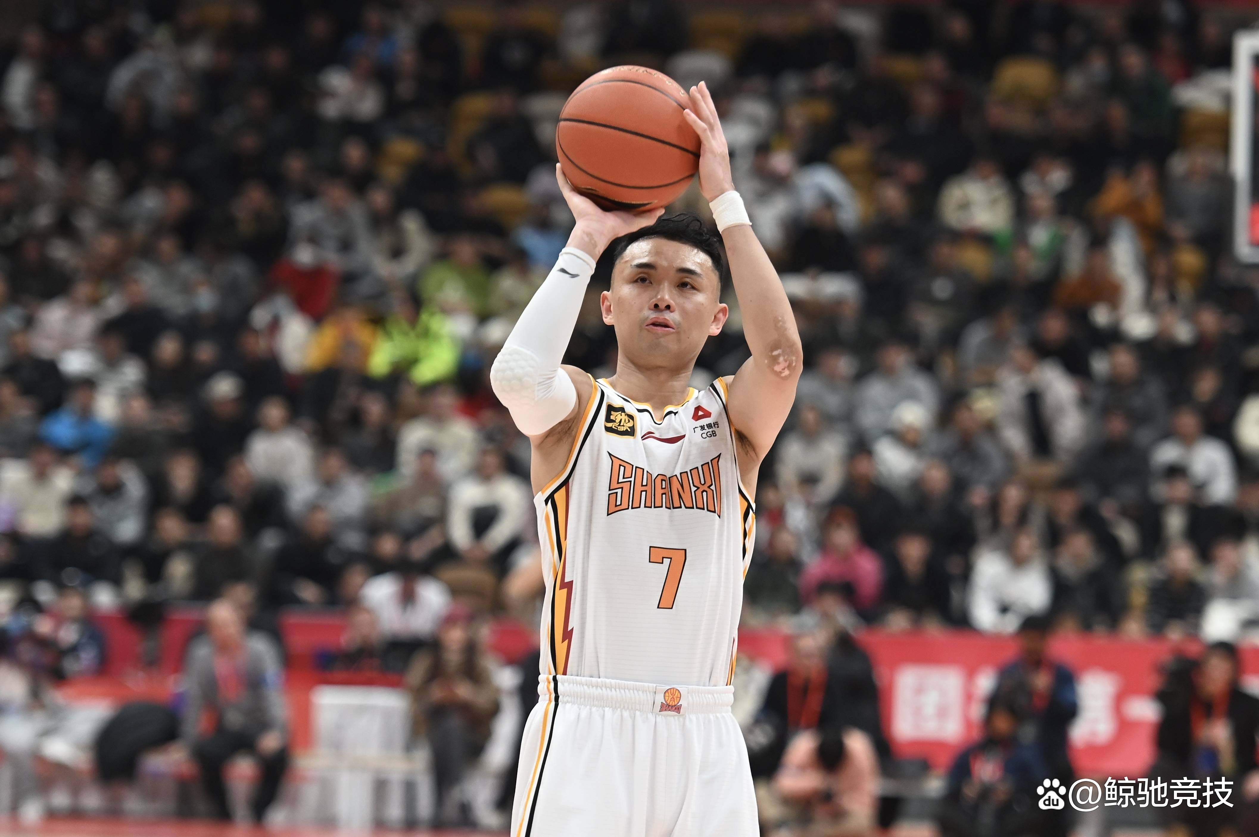 辽宁男篮豪取四连胜，稳居前四