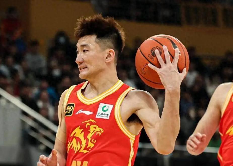 吉林队横扫青岛队，孙铭徽统治全场